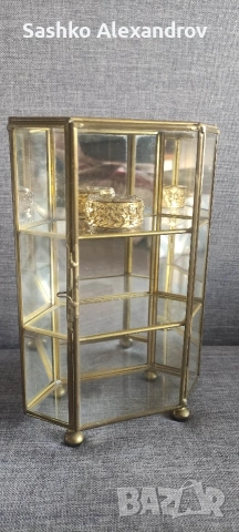 Винтидж витрина от месинг и стъкло (Hollywood Regency) – Огледален гръб , снимка 2 - Други ценни предмети - 54089824