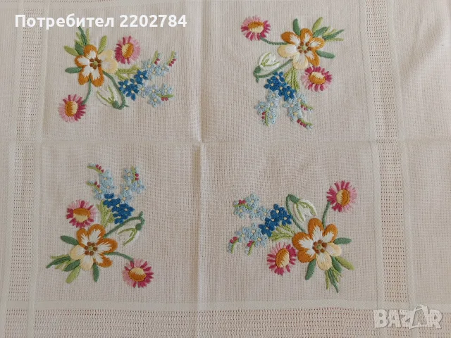 Битови, бродирани карета за маса, снимка 17 - Покривки за маси - 55639477
