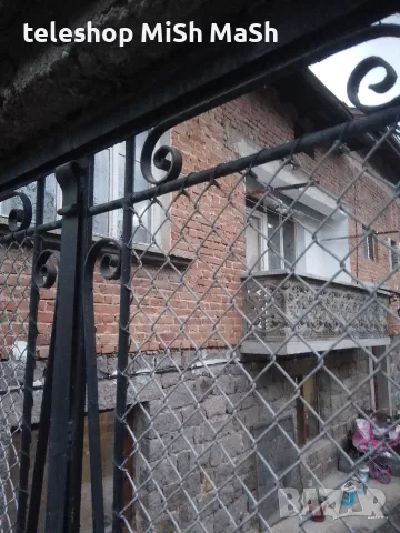 Продавам двуетажна масивна къща с двор от собственик, снимка 11 - Къщи - 55402613