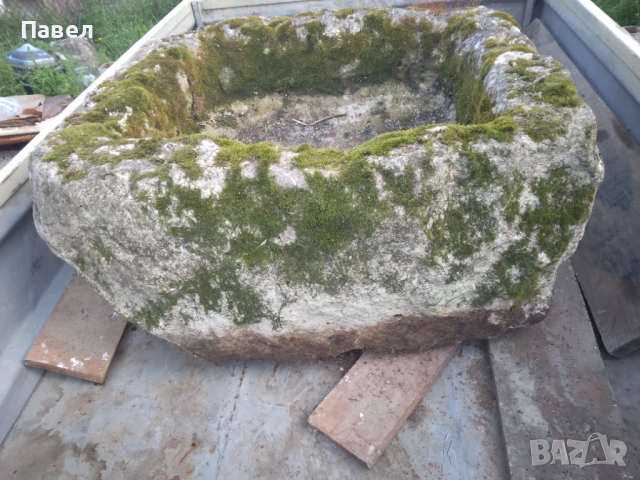 Каменно корито ръчно дялано 80х69х38 см