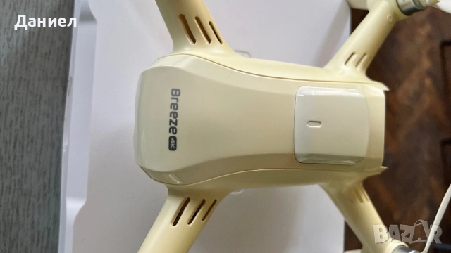 Дрон Yuneec Breeze 4K с контролер и две батерии, снимка 4 - Дронове и аксесоари - 54734137