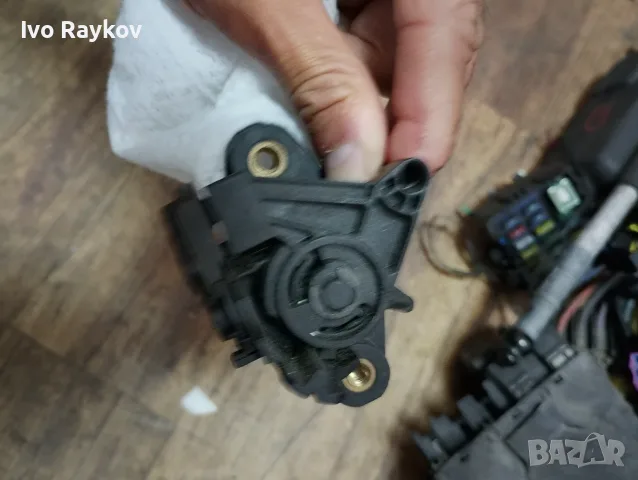 Ключалка заден капак за Citroën C1, Peugeot 107, Toyota Aygo , 8726R6, снимка 2 - Части - 55678095