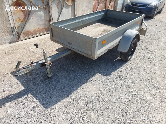 Ремарке с документи 