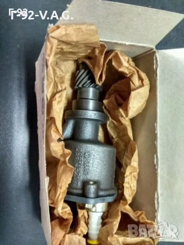 068145101GX**НОВО**Volkswagen**T2/T3**1.6D/TD** Вакуум помпа** 