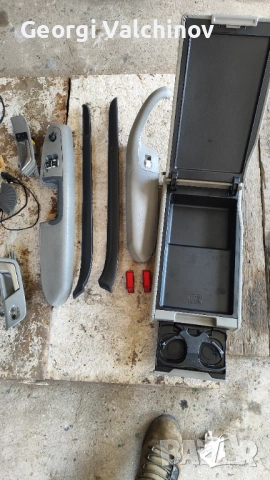 Обурудване от предни врати Ауди А4 В6 Авант  2002г. Подлакътник от задната седалка., снимка 8 - Аксесоари и консумативи - 54118260