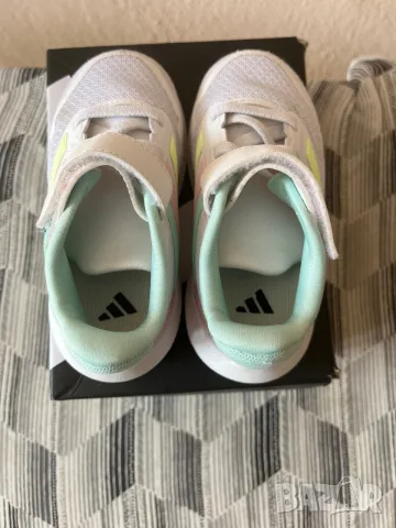 Adidas детски маратонки, снимка 5 - Детски маратонки - 55614423