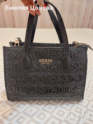 чанта GUESS