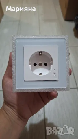 Умен WiFi контакт за вграждане Curry Smarter W03 (16A, С стъклен панел)