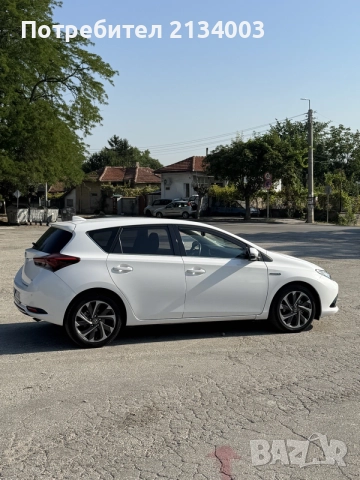 Toyota Auris 1.8 Hybrid 2018г Гаранция , снимка 2 - Автомобили и джипове - 55466012