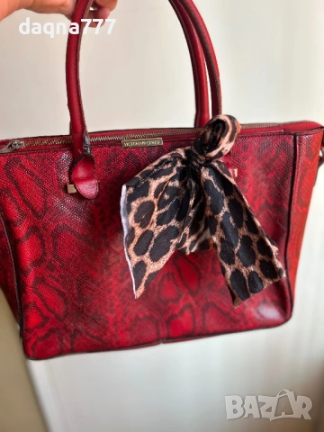 Дамска чанта, снимка 4 - Чанти - 54213631