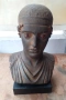Стар гипсов патиниран бюст на Колесничаря от Делхи - реплика, снимка 2