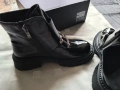 Дамски черни лачени боти , снимка 13