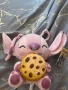 Плюшена играчка Disney - Ейнджъл с бисквитка (размер 23–25 см), снимка 3