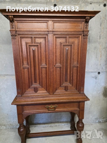 Шкаф в Готически стил с дърворезба , снимка 4 - Шкафове - 54236018