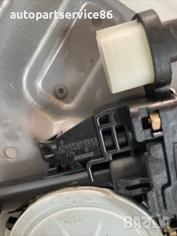 Механизъм за стъклоповдигач с мотор за предна дясна врата за Mitsubishi Grandis MR989948 / 062040-22, снимка 2 - Части - 54779652