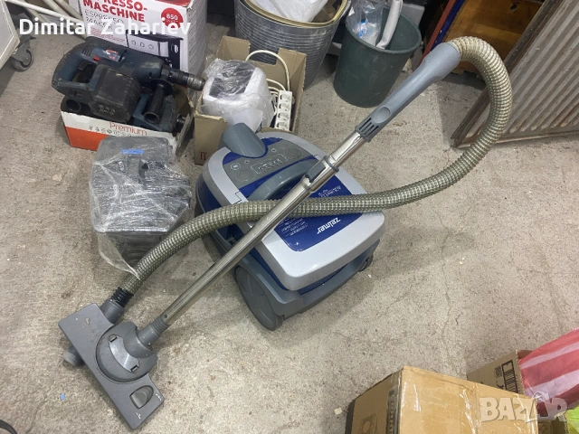 Zelmer Aquawelt 1600W, снимка 11 - Прахосмукачки - 54436945