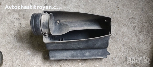 Въздуховод двигател VW golf 5, Passat B6-B7, Octavia - 1K0 805 962 E, снимка 2 - Части - 54917059