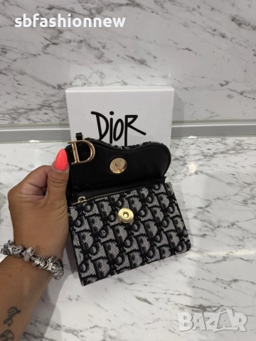 Dior портмоне в кутия , снимка 2 - Портфейли, портмонета - 55377347