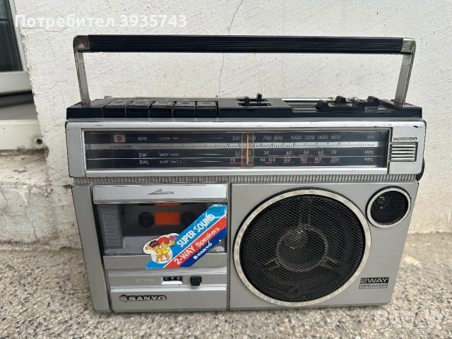 Sanyo ретро касетофон отличен, снимка 2 - Радиокасетофони, транзистори - 54547410