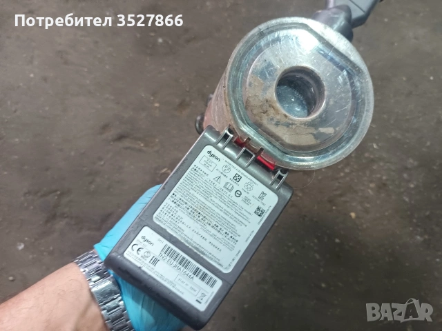 Прахосмукачка Dyson V6, снимка 4 - Прахосмукачки - 54893261