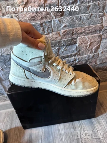 Nike Air Jordan 1 Mid, снимка 5 - Кецове - 54583144
