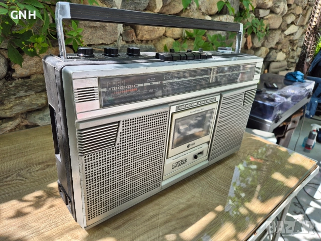 Радиокасетофон Sharp GF-6060H, снимка 3 - Радиокасетофони, транзистори - 55188310