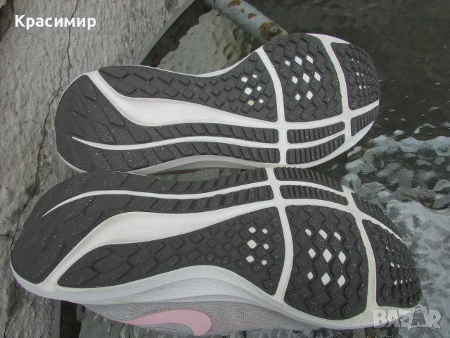Детски маратонки за бягане Nike Air Zoom Pegasus 39, снимка 10 - Детски маратонки - 55580676