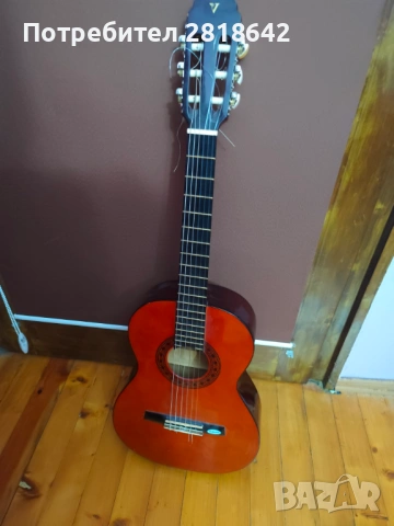 Продава се класическа китара Valencia 3/4 произведена в Испания, снимка 2 - Китари - 54167644