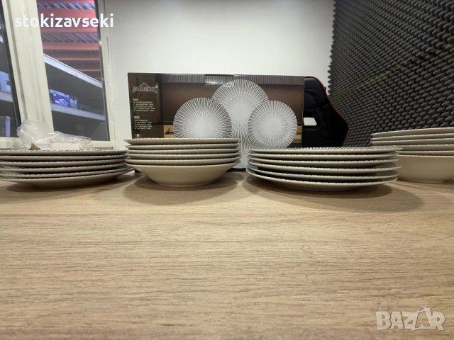 Комплект чинии 24 части с геометричен дизайн – Елегантност за всяка трапеза, снимка 2 - Сервизи - 54101061