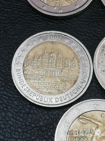 8 юбилейни монети с номинал 2 е... , снимка 5 - Нумизматика и бонистика - 49716189