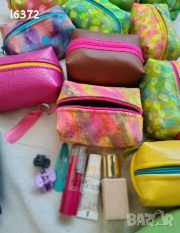 малко портмоне, монетник, козметичен несесер, снимка 3 - Портфейли, портмонета - 53975149