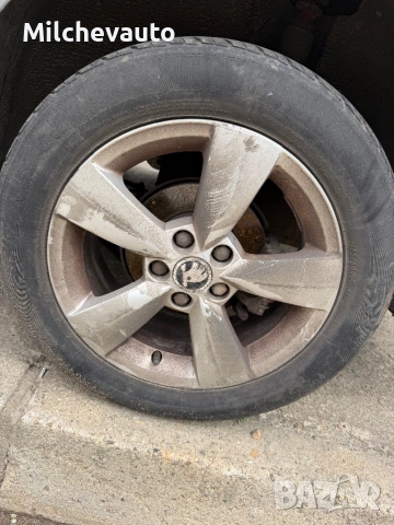 Шкода рапид 1.4тфси на части / Skoda rapid 1.4tfsi , снимка 14 - Автомобили и джипове - 54416931