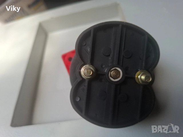 двупозиционен превключвателChint 380v 40a Hz5-40/7.5 , снимка 15 - Резервни части за машини - 54820312