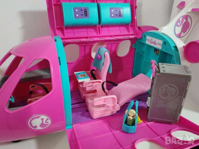 Продавам оригинален игрален комплект Barbie Dreamplane на марката Mattel., снимка 4 - Други - 55270803