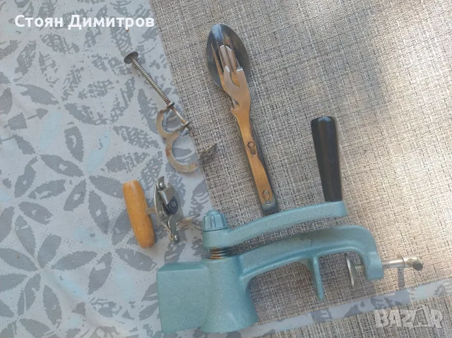 Стари нови запазени колекционерски уреди за дома...мелачка за ядки,машинка за костилки, отварачка за, снимка 11 - Други ценни предмети - 55501324