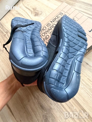 Оригинални нови маратонки NIKE AIR MAX MOTIF! 35,5 н, снимка 10 - Маратонки - 54782326