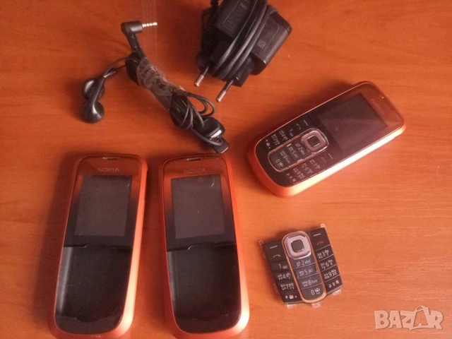 Телефон Nokia 2600 c - 2 + панели, слушалки