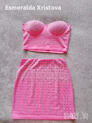 розов сет от топ бюстие и пола с камъни