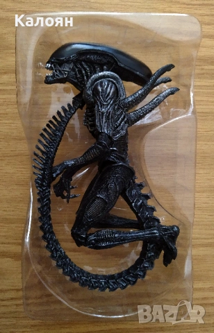 Екшън фигура NECA AvP Warrior Alien, снимка 2 - Колекции - 54241913