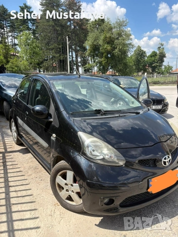 Тойота Айго във добро състояние. ........111111111 , снимка 8 - Автомобили и джипове - 55156752