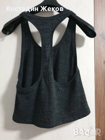 Оригинален дамски къс спортен потник Nike Gym Vintage Crop Tank. Като нов., снимка 4 - Корсети, бюстиета, топове - 54963186
