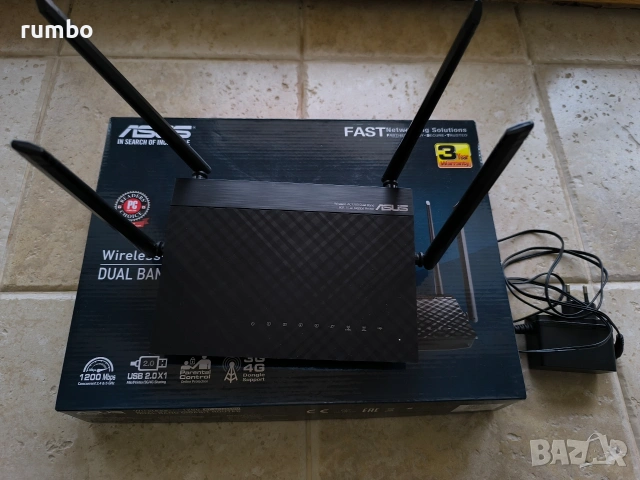 Продавам Wi fi рутер Asus AC1200 4 антени, снимка 2 - Рутери - 54512382