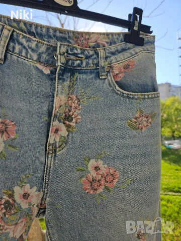 Дамски дънки на цветя, снимка 2 - Дънки - 54312731