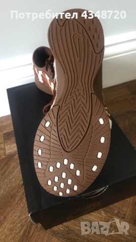 Дамски маратонки Nike Air Superfly LX, снимка 8 - Маратонки - 54321765