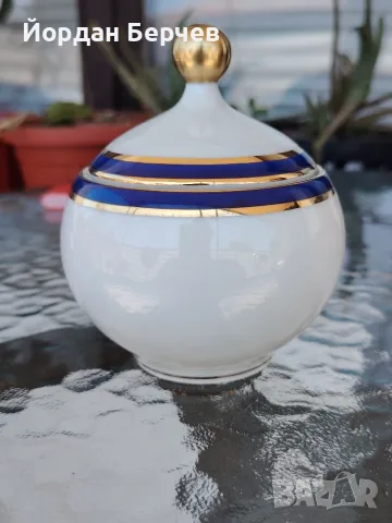 Порцеланова захарница