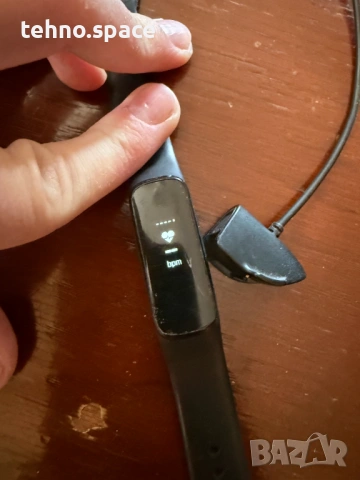 Samsung Galaxy Fit-e фитнес гривна, работеща, с пукнат дисплей, снимка 4 - Смарт гривни - 54712699