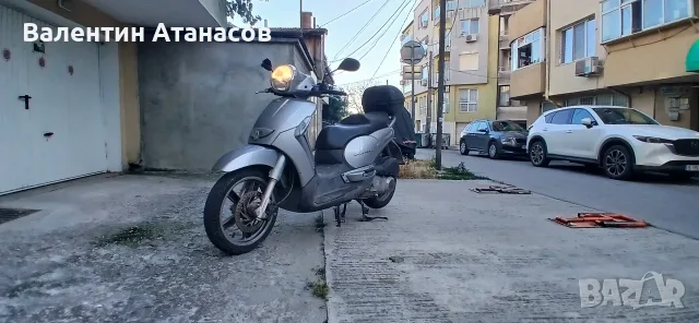 Продавам aprilia scarabeo 250cc 