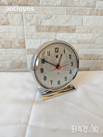 Стар часовник / будилник - Diamand - 1970г., снимка 2 - Антикварни и старинни предмети - 54106055