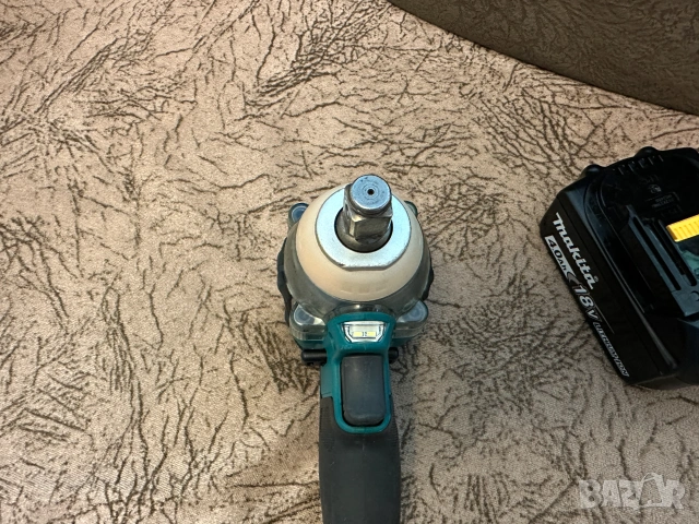 Безчетков ударен гайковерт Makita DTW300  18 V, 330 Nm, снимка 5 - Други инструменти - 55164912