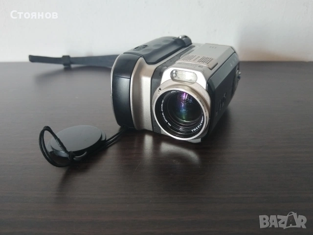 Камера JVC Everio GZ-MC200 Japan, снимка 6 - Камери - 54987194